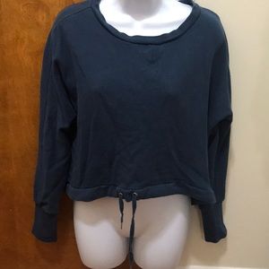 Loose short sweater